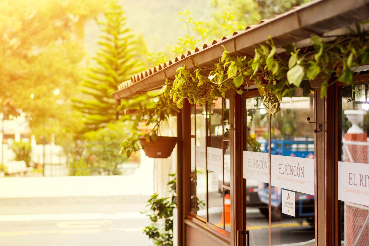 Hotel Flor De Oriente Baños Екстериор снимка